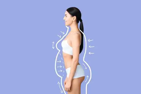 image of woman experiencing fat reduction treatment Bedfordshire