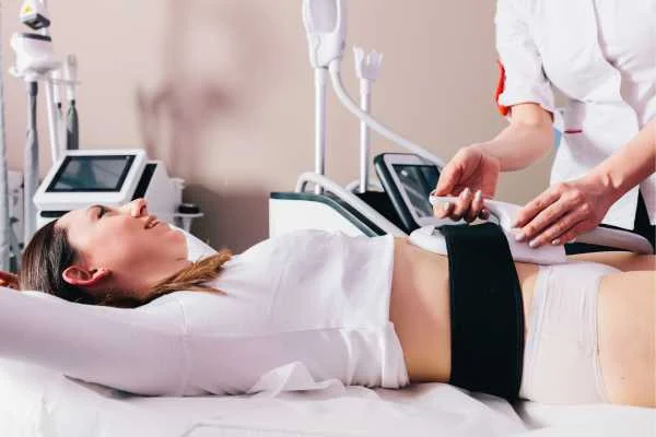 woman having body sculpting to help improve her body image and her mental health Bedfordshire